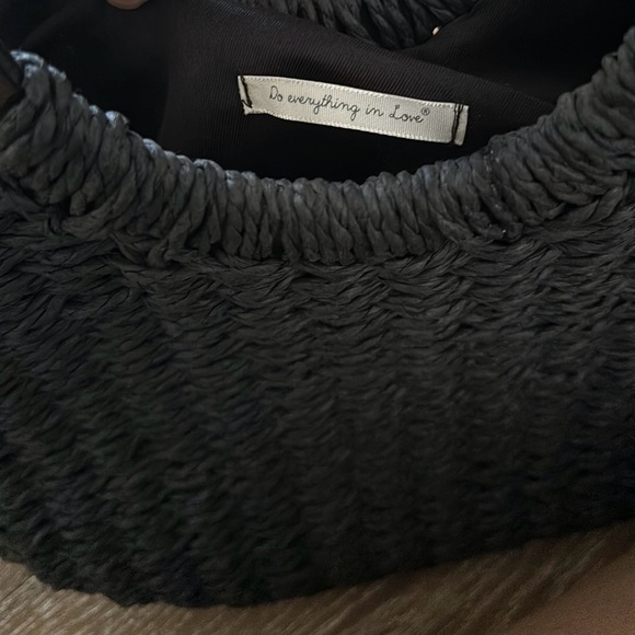 NEW! Black “Do Everything in Love” woven handbag tote by Urban Outfitters. - Picture 4 of 4